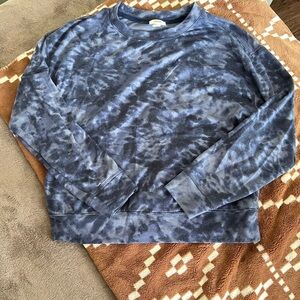 Jenni Women's Blue Tie-Dye Crewneck Sweatshirt
